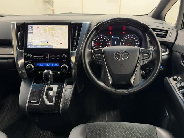 アルファード ２．５Ｓ　タイプゴールド　イモビ　バックモニタ－　ＬＥＤランプ　リアオートエアコン　点検記録簿　ドライブレコーダ　エアコン　ＤＶＤプレーヤー　横滑防止装置　ＡＣ１００Ｖ電源　アルミ　パワーウィンドウ　メディアプレイヤー接続（4枚目）