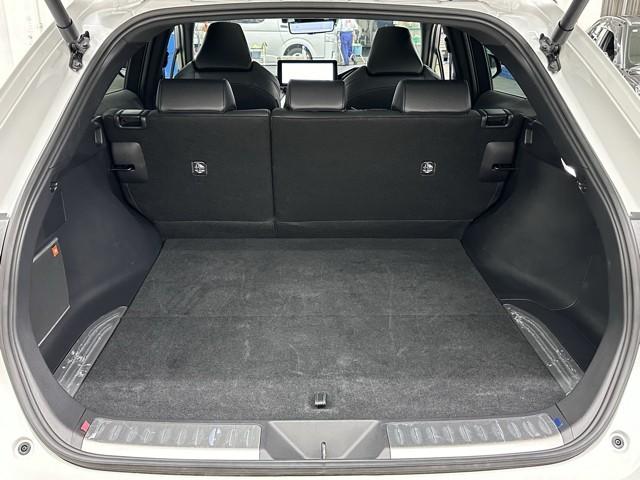 ハリアーハイブリッド Ｚ　レザーパッケージ　パノラマサンルーフ　地デジ　横滑防止　盗難防止システム　Ｂモニター　革　ＬＥＤライト　パワーウィンドウ　クルコン　スマートキ－　助手席エアバック　パワーシート　エアバッグ　点検記録簿　オートエアコン（17枚目）