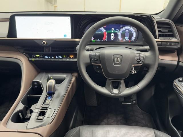 クラウンクロスオーバー Ｇアドバンスド・レザーパッケージ　ＴＳＳ　レザー　フルセグＴＶ　パワーシート　ＬＥＤヘッドライト　クルーズコントロール　Ｂカメラ　エアロ　ドライブレコーダ　オートエアコン　アルミホイル　ワンオーナー　ＥＴＣ付　横滑り防止装置　４ＷＤ（4枚目）