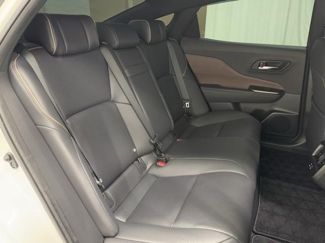 クラウンクロスオーバー Ｇアドバンスド・レザーパッケージ　ＴＳＳ　レザー　フルセグＴＶ　パワーシート　ＬＥＤヘッドライト　クルーズコントロール　Ｂカメラ　エアロ　ドライブレコーダ　オートエアコン　アルミホイル　ワンオーナー　ＥＴＣ付　横滑り防止装置　４ＷＤ（16枚目）