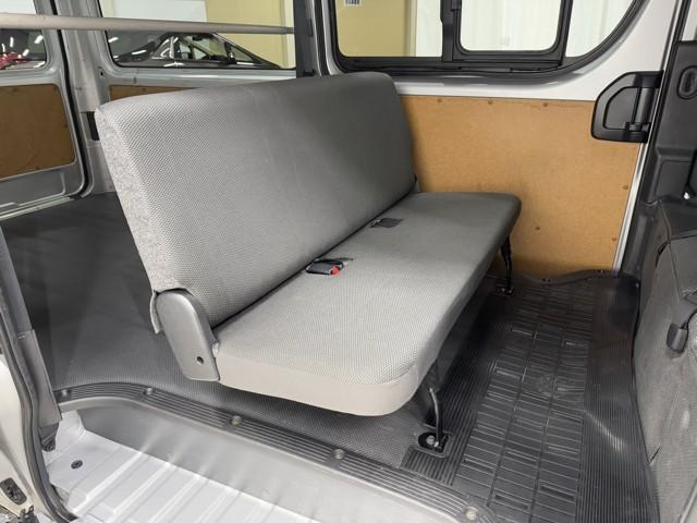 ハイエースバン ＤＸ　ＧＬパッケージ　バックモニター　横滑り防止装置　キーレスエントリー　エアコン　ＥＴＣ車載器　記録簿　パワステ　フロントパワーウインドウ　エアバック　セキュリティー　ＡＢＳ　インテリジェントクリアランスソナー（15枚目）
