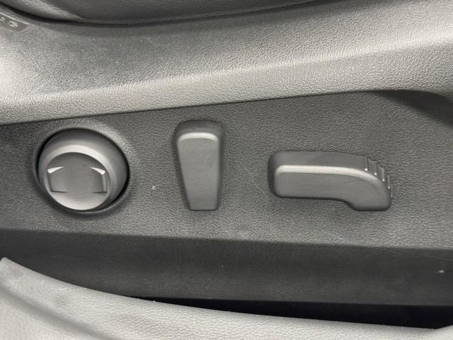 �d���p���[�V�[�g�̓{�^����ōׂ₩�Ȓ��߂��\�ł���B�@�ӊO�ɗ͂��v��V�[�g�̈ړ������N���N�A�v���ʂ�̃|�W�V������������܂��B