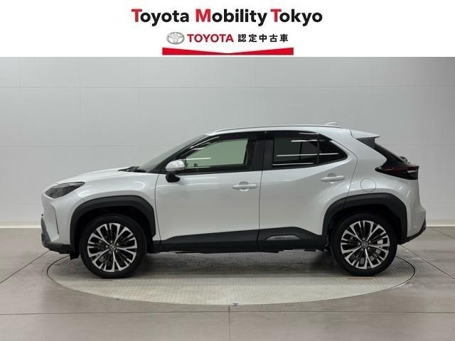 ヤリスクロス ハイブリッドＺ　アドベンチャー　インテリジェントクリアランスソナー　メモリナビ　ＡＷ　Ｂカメラ　ナビ　スマートキー＆プッシュスタート　ＬＥＤヘッドライト　Ｐシート　ドライブレコーダー　クルコン　横滑り防止装置　アイドリングストップ（3枚目）