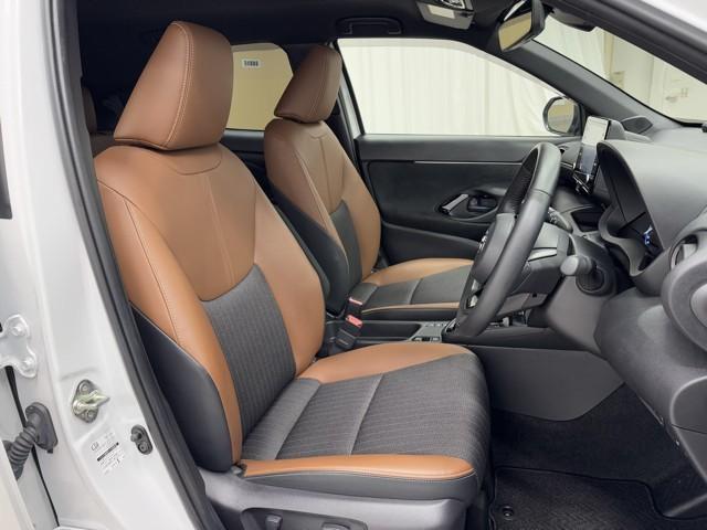 ヤリスクロス ハイブリッドＺ　アドベンチャー　インテリジェントクリアランスソナー　メモリナビ　ＡＷ　Ｂカメラ　ナビ　スマートキー＆プッシュスタート　ＬＥＤヘッドライト　Ｐシート　ドライブレコーダー　クルコン　横滑り防止装置　アイドリングストップ（13枚目）