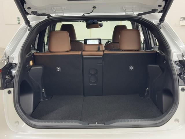 ヤリスクロス ハイブリッドＺ　アドベンチャー　インテリジェントクリアランスソナー　メモリナビ　ＡＷ　Ｂカメラ　ナビ　スマートキー＆プッシュスタート　ＬＥＤヘッドライト　Ｐシート　ドライブレコーダー　クルコン　横滑り防止装置　アイドリングストップ（16枚目）