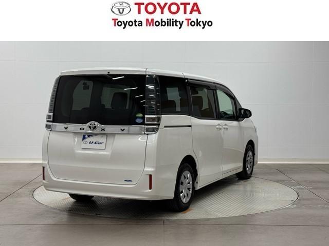 ヴォクシー Ｘ　アイドリングストップ機能　エアバック　ダブルエアコン　盗難防止　ナビ＆ＴＶ　ドラレコ付　ＷＳＲＳ　キ－レス　ワンセグＴＶ　エアコン　パワステ　メモリナビ　フルフラット　横滑防止　ＬＥＤライト　ＰＷ（2枚目）