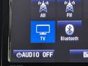 TVが見れるチューナーを装備しています。 新しい車でも付いていないことで、TVが見れない事も多々あるので要チェックです。