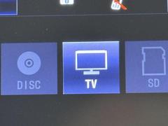 ＴＶが見れるチューナーを装備しています。　新しい車でも付いていないことで、ＴＶが見れない事も多々あるので要チェックです。 7