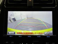 バックモニター付なので後退時に後方が見えるので安心。　車は構造上、死角がたくさんなので万が一を考えると必須ですね。　あくまで補助の為の装備、バックは目視で確認する事が重要ですよ。 6