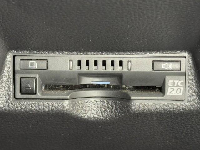 ヤリス ハイブリッドＺ　ＰＣＳ　整備記録簿　エアロ　地デジ　ＡＷ　Ｂカメラ　アイドリングストップ車　ドラレコ付　ＬＥＤランプ　スマキー　ＥＴＣ付き　メディアプレイヤー接続　ナビＴＶ　ＶＳＣ　パワステ　１オナ車　クルコン（8枚目）