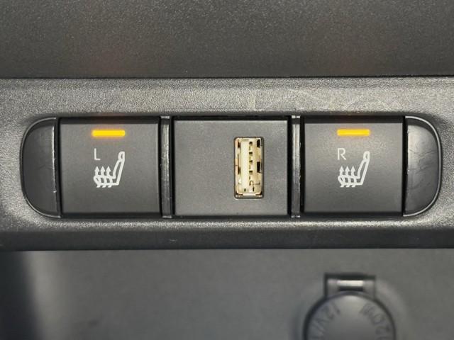 ヤリス ハイブリッドＺ　ＰＣＳ　整備記録簿　エアロ　地デジ　ＡＷ　Ｂカメラ　アイドリングストップ車　ドラレコ付　ＬＥＤランプ　スマキー　ＥＴＣ付き　メディアプレイヤー接続　ナビＴＶ　ＶＳＣ　パワステ　１オナ車　クルコン（13枚目）