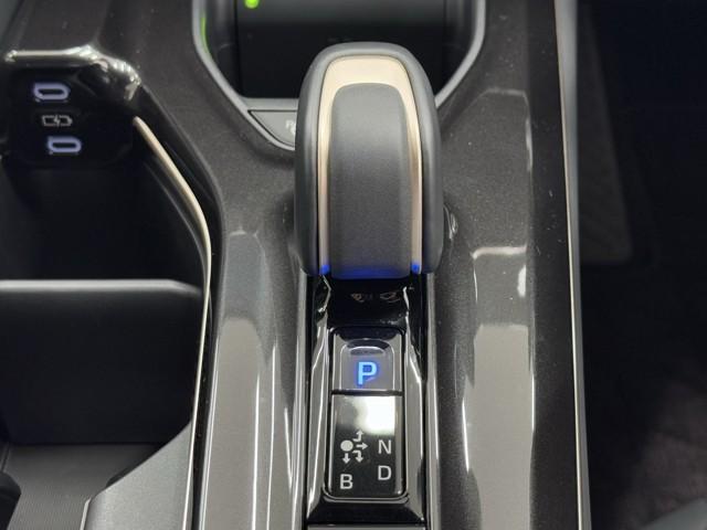 クラウンスポーツ Ｚ　ＡＷＤ　フルセグテレビ　ＥＴＣ車載器　ＴＶナビ　クルコン　横滑り防止装置　エアバッグ　本革　ＡＣ１００Ｖ　ミュージックプレイヤー接続可　メモリナビ　ドラレコ　キーレス　盗難防止装置　ＡＢＳ　アルミ（9枚目）