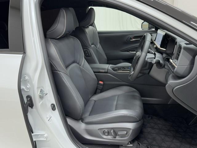 クラウンスポーツ Ｚ　ＡＷＤ　フルセグテレビ　ＥＴＣ車載器　ＴＶナビ　クルコン　横滑り防止装置　エアバッグ　本革　ＡＣ１００Ｖ　ミュージックプレイヤー接続可　メモリナビ　ドラレコ　キーレス　盗難防止装置　ＡＢＳ　アルミ（17枚目）