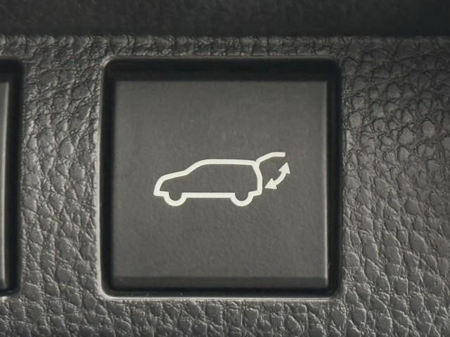 クラウンスポーツ Ｚ　ＡＷＤ　フルセグテレビ　ＥＴＣ車載器　ＴＶナビ　クルコン　横滑り防止装置　エアバッグ　本革　ＡＣ１００Ｖ　ミュージックプレイヤー接続可　メモリナビ　ドラレコ　キーレス　盗難防止装置　ＡＢＳ　アルミ（19枚目）