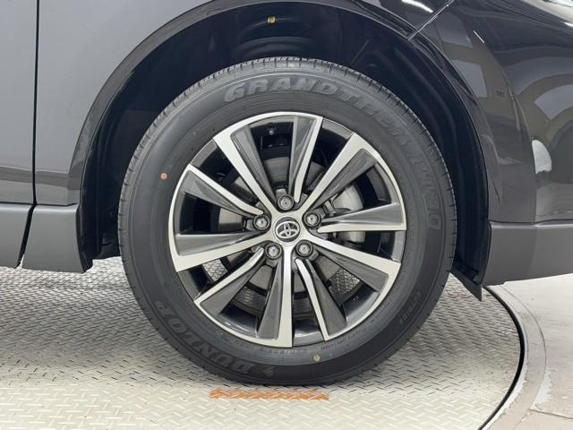 かっこいいホイールですね。　車のイメージを大きく左右するホイール部分はコダワリを持ちたいですね。