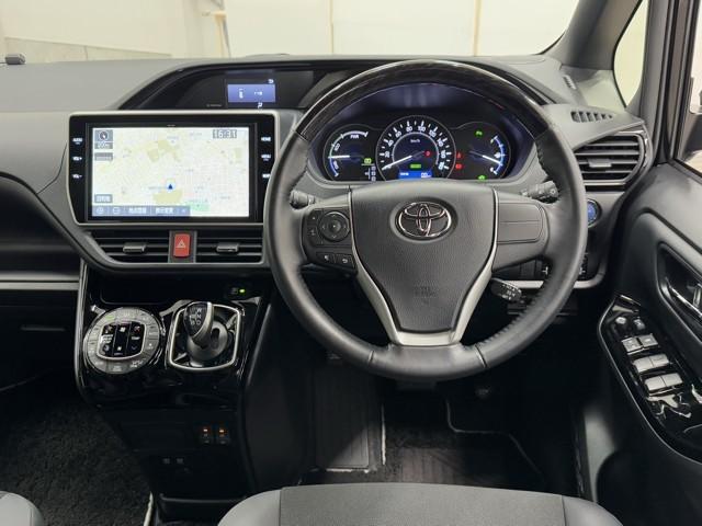 ノア ハイブリッドＳｉ　ダブルバイビーＩＩＩ　地デジ　バックモニター　両側ＰＳＤ　ＬＥＤ　ナビ＆ＴＶ　ＤＶＤ　横滑り防止装置　アルミホイール　スマキー　エアバッグ　クルコン　ＡＣ　３列シート　ドライブレコーダー　キーフリー　１オ－ナ－　ＥＴＣ（4枚目）