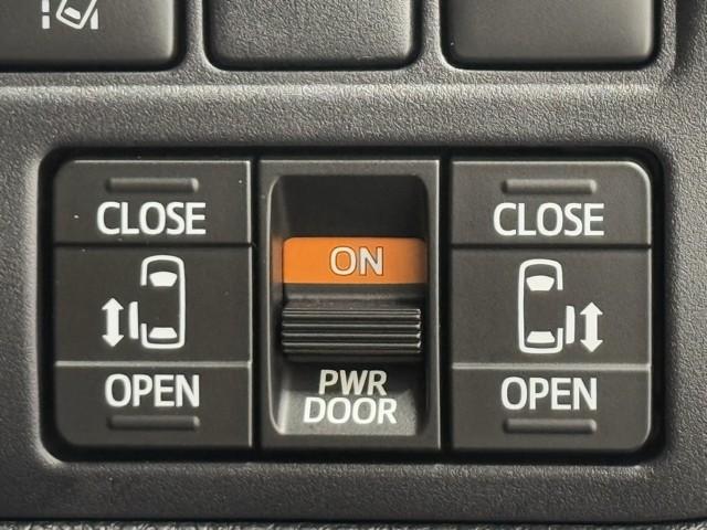 ノア ハイブリッドＳｉ　ダブルバイビーＩＩＩ　地デジ　バックモニター　両側ＰＳＤ　ＬＥＤ　ナビ＆ＴＶ　ＤＶＤ　横滑り防止装置　アルミホイール　スマキー　エアバッグ　クルコン　ＡＣ　３列シート　ドライブレコーダー　キーフリー　１オ－ナ－　ＥＴＣ（14枚目）