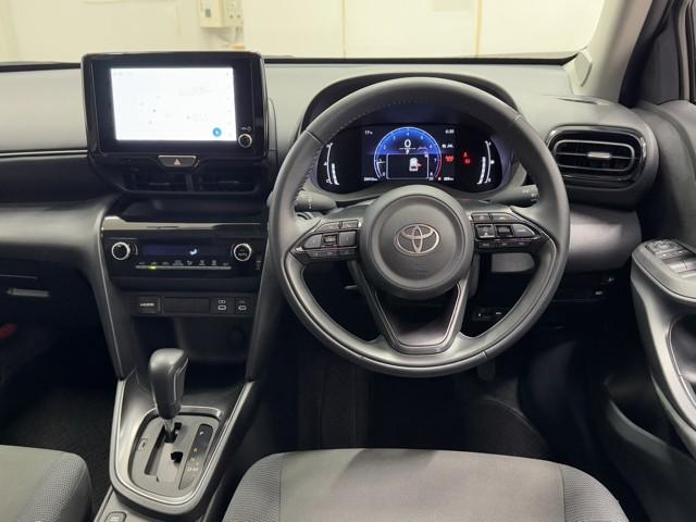 ヤリスクロス G ETC装備 リヤカメラ 点検記録簿 スマートエントリー イモビライザー オートエアコン アルミホイール キーレス パワーウィンドウ クルコン ABS ドライブレコーダー エアバッグ パワーステアリング(4枚目)