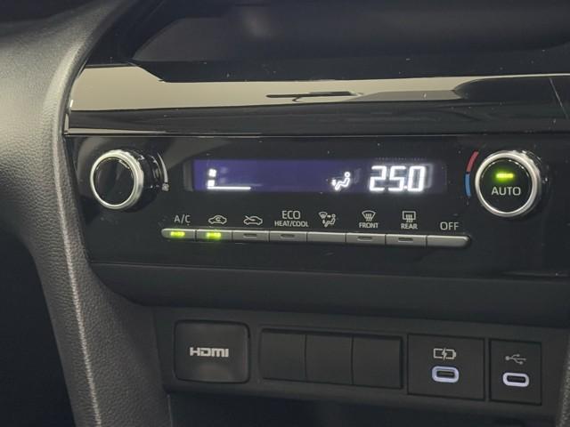 ヤリスクロス G ETC装備 リヤカメラ 点検記録簿 スマートエントリー イモビライザー オートエアコン アルミホイール キーレス パワーウィンドウ クルコン ABS ドライブレコーダー エアバッグ パワーステアリング(8枚目)