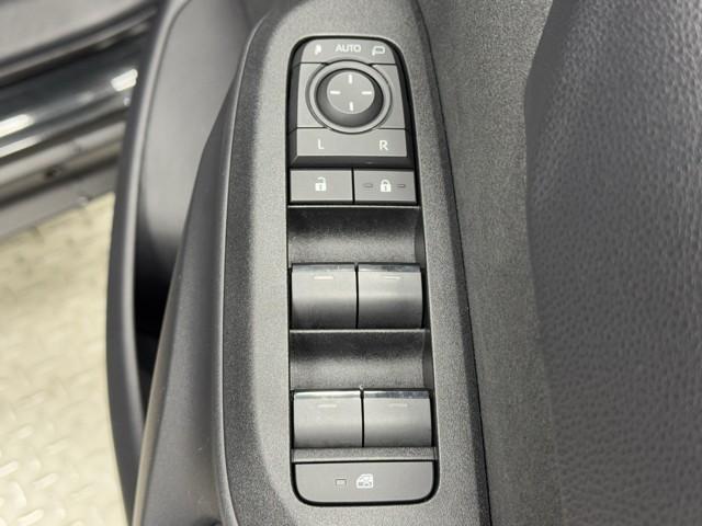 ヤリスクロス G ETC装備 リヤカメラ 点検記録簿 スマートエントリー イモビライザー オートエアコン アルミホイール キーレス パワーウィンドウ クルコン ABS ドライブレコーダー エアバッグ パワーステアリング(10枚目)