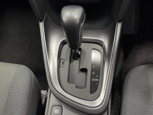 ヤリスクロス G ETC装備 リヤカメラ 点検記録簿 スマートエントリー イモビライザー オートエアコン アルミホイール キーレス パワーウィンドウ クルコン ABS ドライブレコーダー エアバッグ パワーステアリング(12枚目)