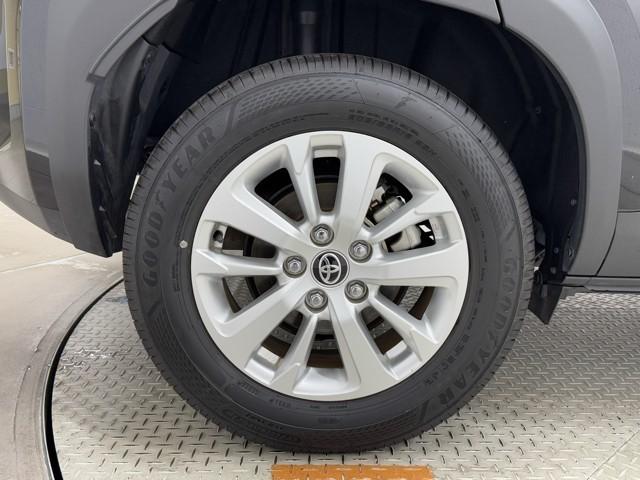 ヤリスクロス G ETC装備 リヤカメラ 点検記録簿 スマートエントリー イモビライザー オートエアコン アルミホイール キーレス パワーウィンドウ クルコン ABS ドライブレコーダー エアバッグ パワーステアリング(18枚目)