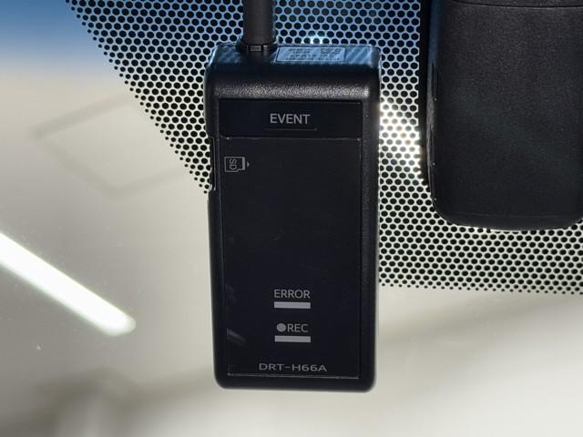 ハリアーハイブリッド プログレス メタル アンド レザーパッケージ 衝突軽減ブレーキ クルコン AW 本革シート DVD再生 ミュージックプレイヤー接続可 記録簿有 LEDヘッドランプ Pシート メモリーナビ 横滑り防止装置 バックカメラ ナビ&TV 4WD ABS(10枚目)