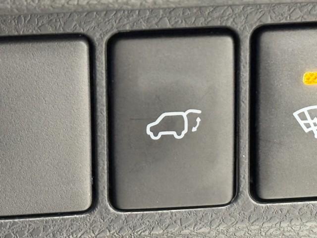 ハリアーハイブリッド プログレス メタル アンド レザーパッケージ 衝突軽減ブレーキ クルコン AW 本革シート DVD再生 ミュージックプレイヤー接続可 記録簿有 LEDヘッドランプ Pシート メモリーナビ 横滑り防止装置 バックカメラ ナビ&TV 4WD ABS(19枚目)