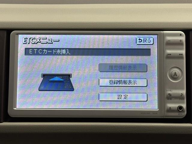 パッソ プラスハナ　ドライブレコーダー　ナビＴＶ　Ｒカメラ　メモリナビ　ＥＴＣ付き　オートエアコン　キーレス　ワンセグテレビ　ダブルエアバッグ　ＤＶＤ再生　パワーウィンド　パワーステアリング　ＡＢＳ　エアバック　記録簿（8枚目）