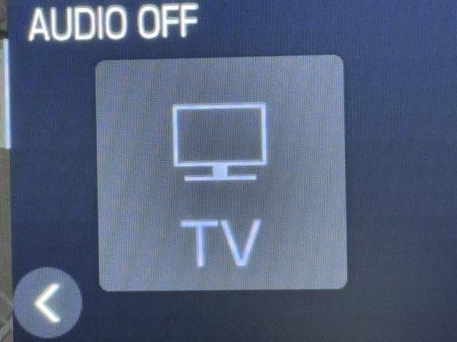 カローラツーリング ハイブリッド　Ｓ　インテリジェントクリアランスソナー　ドラレコ付き　Ｒカメラ　ＡＡＣ　ＬＥＤライト　メディアプレイヤー接続　横滑防止装置　整備記録簿　クルコン　ＥＴＣ車載器　ナビ＆ＴＶ　キーフリーシステム　スマートキー（6枚目）