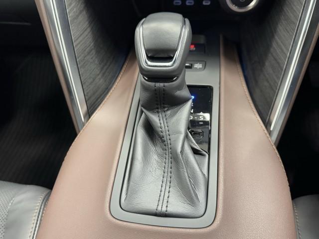 ハリアーハイブリッド Ｚ　レザーパッケージ　ナビＴＶ　ＡＣ１００Ｖ電源　ＬＥＤライト　本革　エアコン　横滑り防止　ドラレコ付　クルーズコントロール　Ｐシート　ガラスルーフ　メディアプレイヤー接続　キーレスエントリー　フルセグテレビ　アルミ（14枚目）