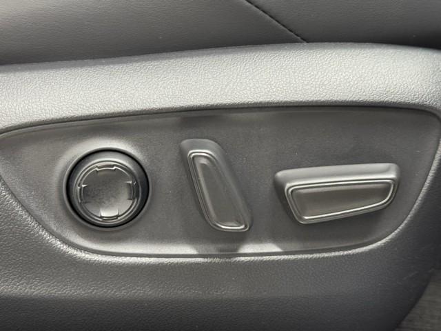 ハリアーハイブリッド Ｚ　レザーパッケージ　ナビＴＶ　ＡＣ１００Ｖ電源　ＬＥＤライト　本革　エアコン　横滑り防止　ドラレコ付　クルーズコントロール　Ｐシート　ガラスルーフ　メディアプレイヤー接続　キーレスエントリー　フルセグテレビ　アルミ（15枚目）