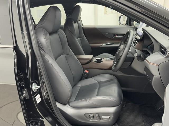 ハリアーハイブリッド Ｚ　レザーパッケージ　ナビＴＶ　ＡＣ１００Ｖ電源　ＬＥＤライト　本革　エアコン　横滑り防止　ドラレコ付　クルーズコントロール　Ｐシート　ガラスルーフ　メディアプレイヤー接続　キーレスエントリー　フルセグテレビ　アルミ（16枚目）