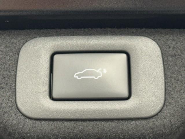 クラウンクロスオーバー Gアドバンスド・レザーパッケージ TSS レザー フルセグTV パワーシート LEDヘッドライト クルーズコントロール Bカメラ ドライブレコーダ オートエアコン アルミホイル ワンオーナー ETC付 横滑り防止装置 4WD TV(5枚目)