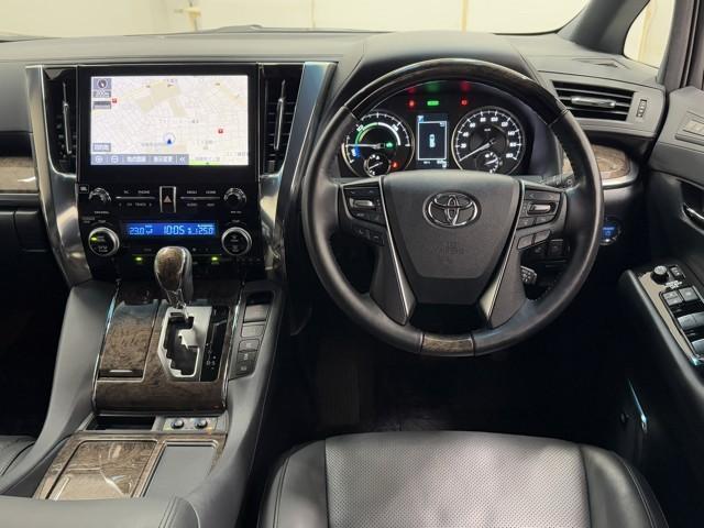 アルファードハイブリッド エグゼクティブラウンジＳ　ＬＥＤランプ　サンルーフ　ダブルエアコン　レザーシート　４ＷＤ　アルミ　ミュージックプレイヤー接続可　ＤＶＤプレーヤー　ＥＴＣ　ドラレコ　クルーズコントロール　スマートキー　電動シート　ＡＣ１００Ｖ（11枚目）