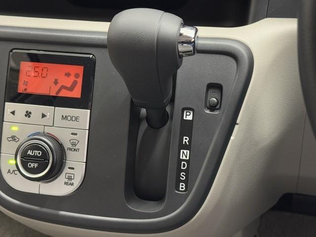 パッソ X Gパッケージ 地デジ Aストップ ワンオーナー車 DVD Bカメラ 衝突軽減ブレーキ ESC ミュージックプレイヤー接続可 イモビライザー ETC スマートキー LEDヘッドライト メモリーナビ アルミ ABS(12枚目)