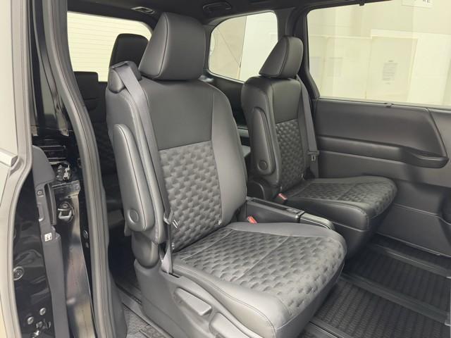 ヴォクシー ハイブリッドS-Z パワーウィンドウ インテリキー 横滑防止装置 地デジTV アクティブクルーズコントロール フルオートエアコン リアカメラ エアバッグ ABS 100V充電 ナビTV WAC アルミホイール キーレス(16枚目)