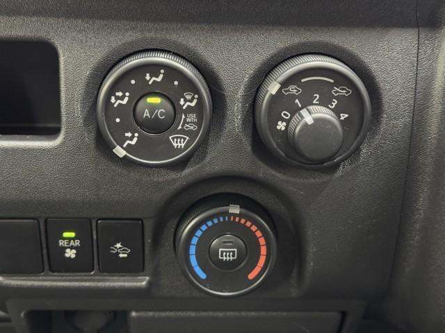 ハイエースバン ロングＤＸ　ブレーキサポート　リアカメラ　ＰＷ　運転席エアバッグ　ナビテレビ　横滑り防止　整備点検記録簿　イモビ付　パワーステアリング　エアコン　ミュージックプレイヤー接続可　ＡＢＳ　キーレス　ワンセグテレビ（13枚目）