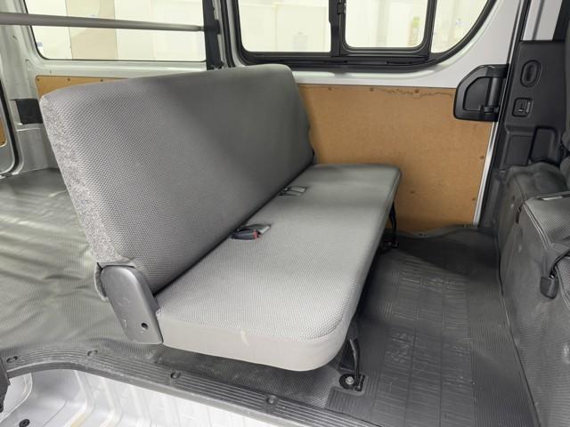 ハイエースバン ロングＤＸ　ブレーキサポート　リアカメラ　ＰＷ　運転席エアバッグ　ナビテレビ　横滑り防止　整備点検記録簿　イモビ付　パワーステアリング　エアコン　ミュージックプレイヤー接続可　ＡＢＳ　キーレス　ワンセグテレビ（16枚目）