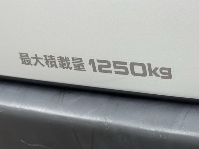 ハイエースバン ロングＤＸ　ブレーキサポート　リアカメラ　ＰＷ　運転席エアバッグ　ナビテレビ　横滑り防止　整備点検記録簿　イモビ付　パワーステアリング　エアコン　ミュージックプレイヤー接続可　ＡＢＳ　キーレス　ワンセグテレビ（18枚目）