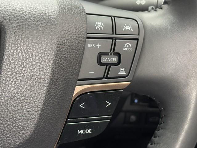 クラウンクロスオーバー Ｇアドバンスド　衝突軽減装置　フルセグテレビ　クルコン　横滑防止装置　ドライブレコーダー　ＬＥＤヘッドライト　記録簿　Ｂカメラ　Ｐシート　ＥＴＣ　オートエアコン　ＡＣ１００Ｖ電源　１オーナー　ＡＵＸ　エアバッグ　ＴＶ（10枚目）