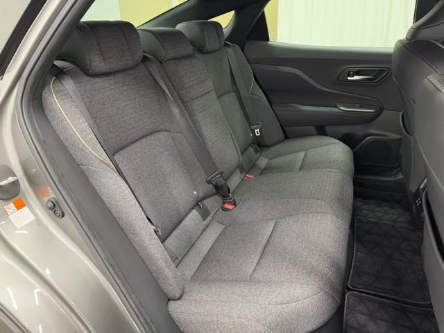 クラウンクロスオーバー Ｇアドバンスド　衝突軽減装置　フルセグテレビ　クルコン　横滑防止装置　ドライブレコーダー　ＬＥＤヘッドライト　記録簿　Ｂカメラ　Ｐシート　ＥＴＣ　オートエアコン　ＡＣ１００Ｖ電源　１オーナー　ＡＵＸ　エアバッグ　ＴＶ（15枚目）