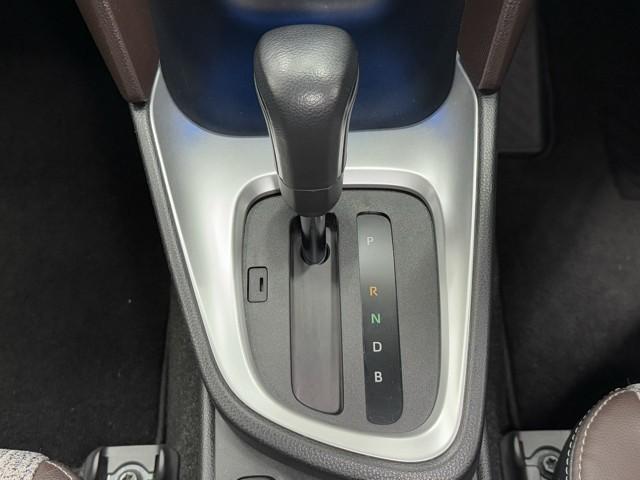 ヤリスクロス ハイブリッドＺ　クルーズＣ　横滑防止装置　リアカメラ　フルセグ地デジ　ＬＥＤライト　メモリーナビゲーション　点検記録簿　ナビ＆ＴＶ　盗難防止装置　電動シート　ドライブレコーダー　ＡＷ　キーレス　ＤＶＤ再生　ＡＢＳ（11枚目）