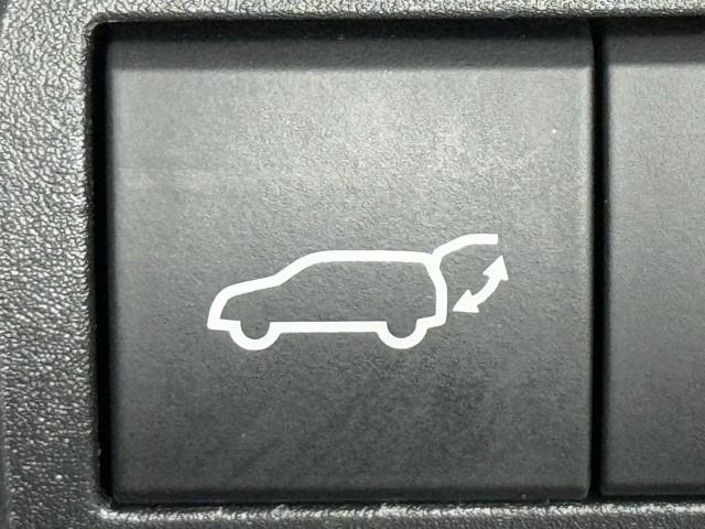 ヤリスクロス ハイブリッドＺ　クルーズＣ　横滑防止装置　リアカメラ　フルセグ地デジ　ＬＥＤライト　メモリーナビゲーション　点検記録簿　ナビ＆ＴＶ　盗難防止装置　電動シート　ドライブレコーダー　ＡＷ　キーレス　ＤＶＤ再生　ＡＢＳ（18枚目）