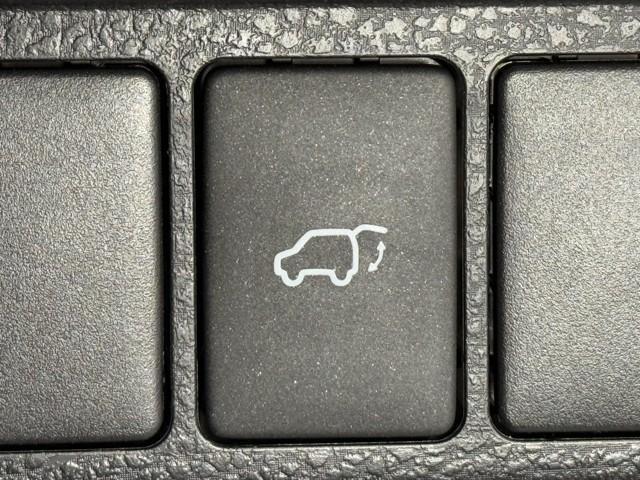 ハリアー プレミアム　ワンオーナ　カーテンエアバッグ　クルーズＣ　記録簿あり　Ｂカメラ　電動パワーシート　ＬＥＤライト　メモリナビ　横滑り防止機能　オートエアコン　Ａストップ　エアバッグ　ＡＷ　ＤＶＤ再生可　ナビ＆ＴＶ（3枚目）