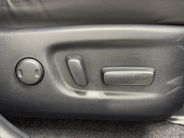 ハリアー プレミアム　ワンオーナ　カーテンエアバッグ　クルーズＣ　記録簿あり　Ｂカメラ　電動パワーシート　ＬＥＤライト　メモリナビ　横滑り防止機能　オートエアコン　Ａストップ　エアバッグ　ＡＷ　ＤＶＤ再生可　ナビ＆ＴＶ（13枚目）