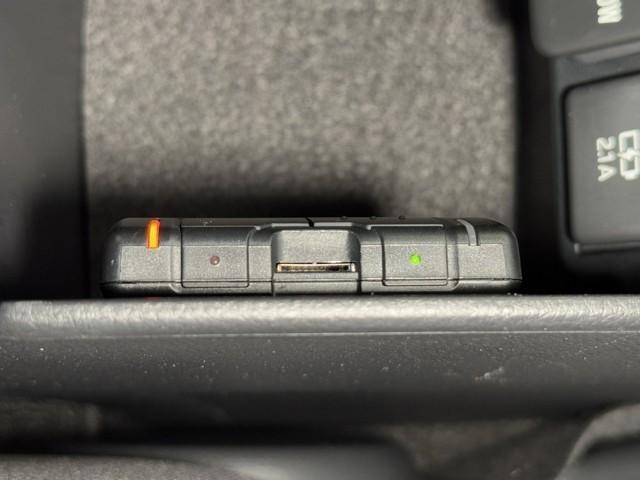 カローラスポーツ ハイブリッドＧ　Ｚ　サイドエアバック　前後誤発進抑制　盗難防止　スマートキーシステム　Ｂモニ　オートクルーズ　ＬＥＤライト　エアバック　オートエアコン　地デジ　ナビＴＶ　ＡＷ　デュアルエアバッグ　整備記録簿　キーレス（5枚目）