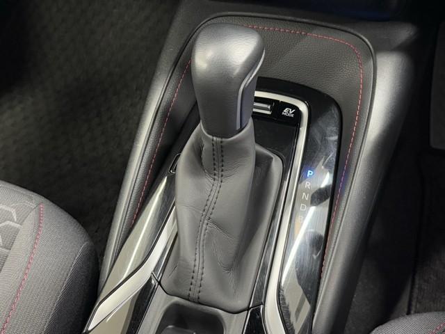 カローラスポーツ ハイブリッドＧ　Ｚ　サイドエアバック　前後誤発進抑制　盗難防止　スマートキーシステム　Ｂモニ　オートクルーズ　ＬＥＤライト　エアバック　オートエアコン　地デジ　ナビＴＶ　ＡＷ　デュアルエアバッグ　整備記録簿　キーレス（14枚目）