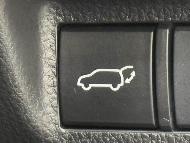 ＲＡＶ４ ハイブリッドＧ　衝突被害軽減装置　ドライブレコーダ　バックモニター　整備記録簿　地デジＴＶ　ＬＥＤヘッドライト　スマキー　電動シ－ト　ＡＷＤ　ＴＶナビ　パワステ　横滑り防止装置　クルコン　ＡＡＣ　カーテンエアバック（5枚目）