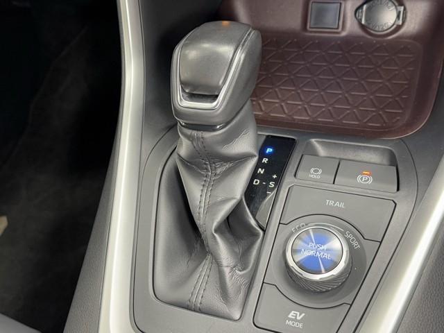 ＲＡＶ４ ハイブリッドＧ　衝突被害軽減装置　ドライブレコーダ　バックモニター　整備記録簿　地デジＴＶ　ＬＥＤヘッドライト　スマキー　電動シ－ト　ＡＷＤ　ＴＶナビ　パワステ　横滑り防止装置　クルコン　ＡＡＣ　カーテンエアバック（15枚目）